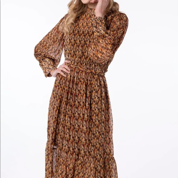 Printed Midi dress comes in S,M,L - Picture 5 of 5